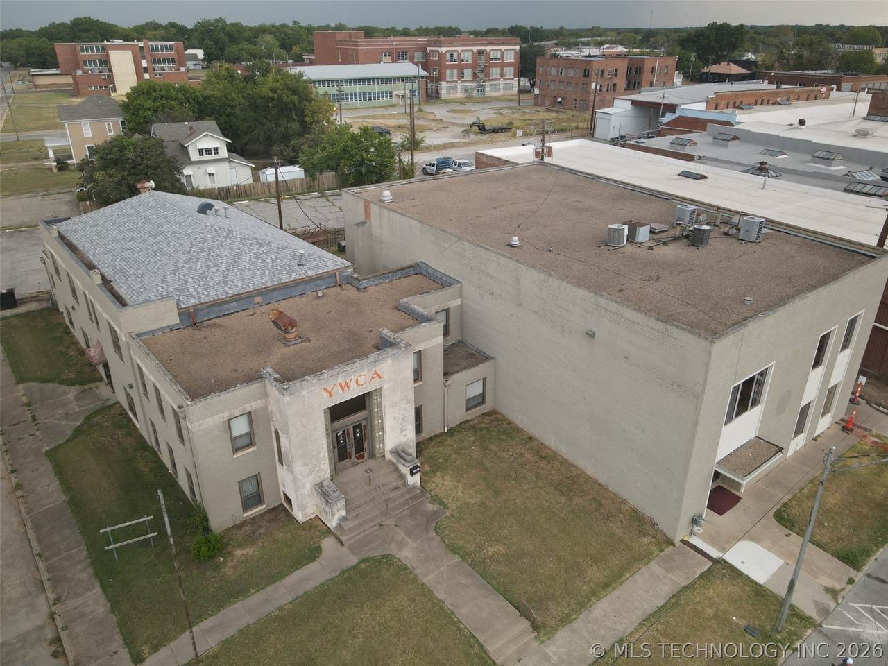 27 Broadway - Photo 1