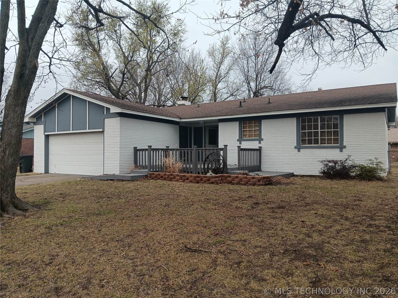 1001 Colonial Drive - Photo 1