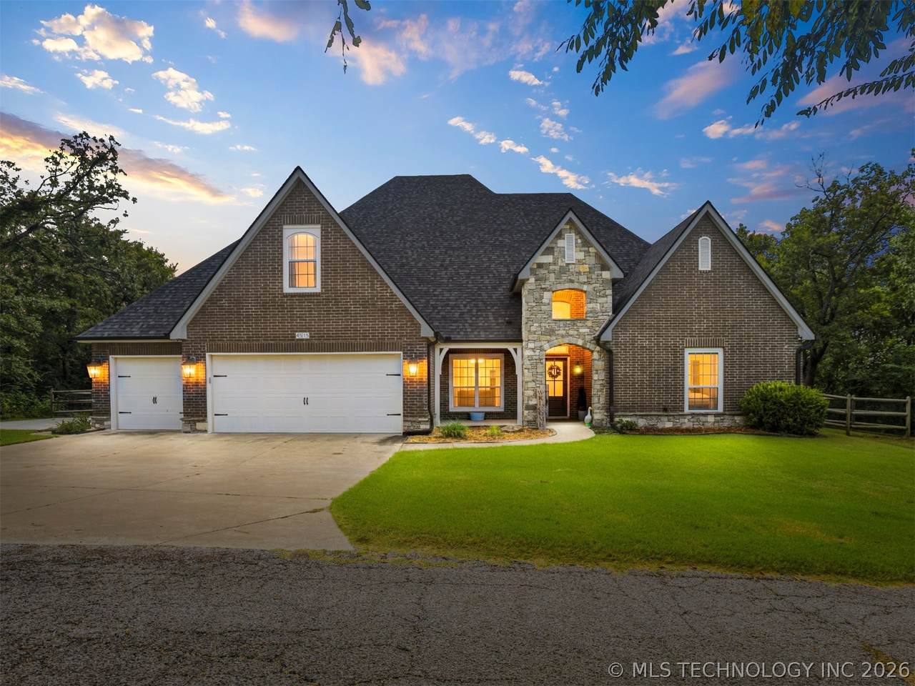 4515 93rd Street - Photo 1
