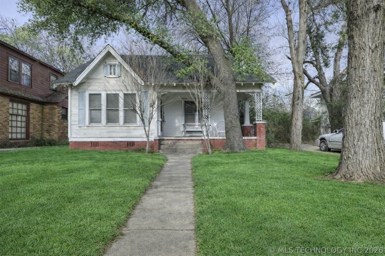 1622 Main - Photo 1