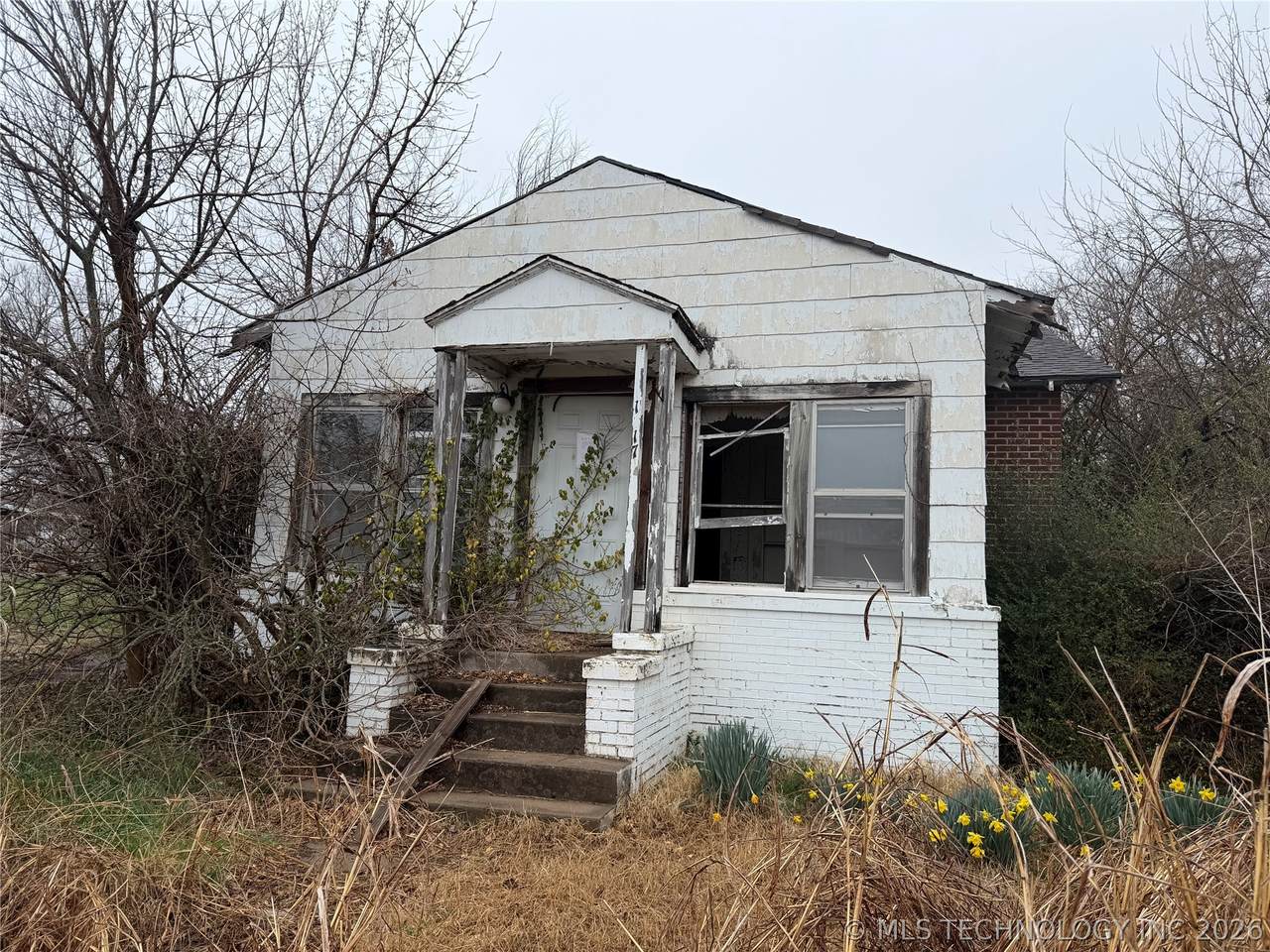 1017 10th Street - Photo 1