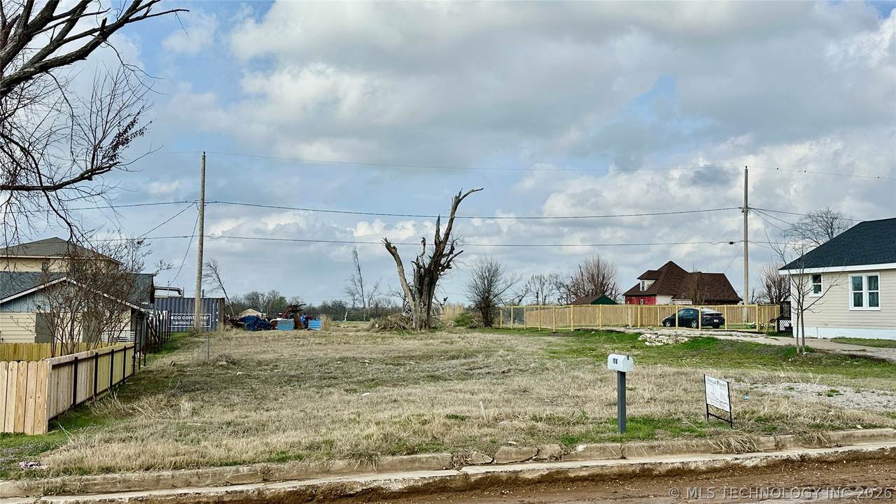 108 Tahlequah - Photo 1