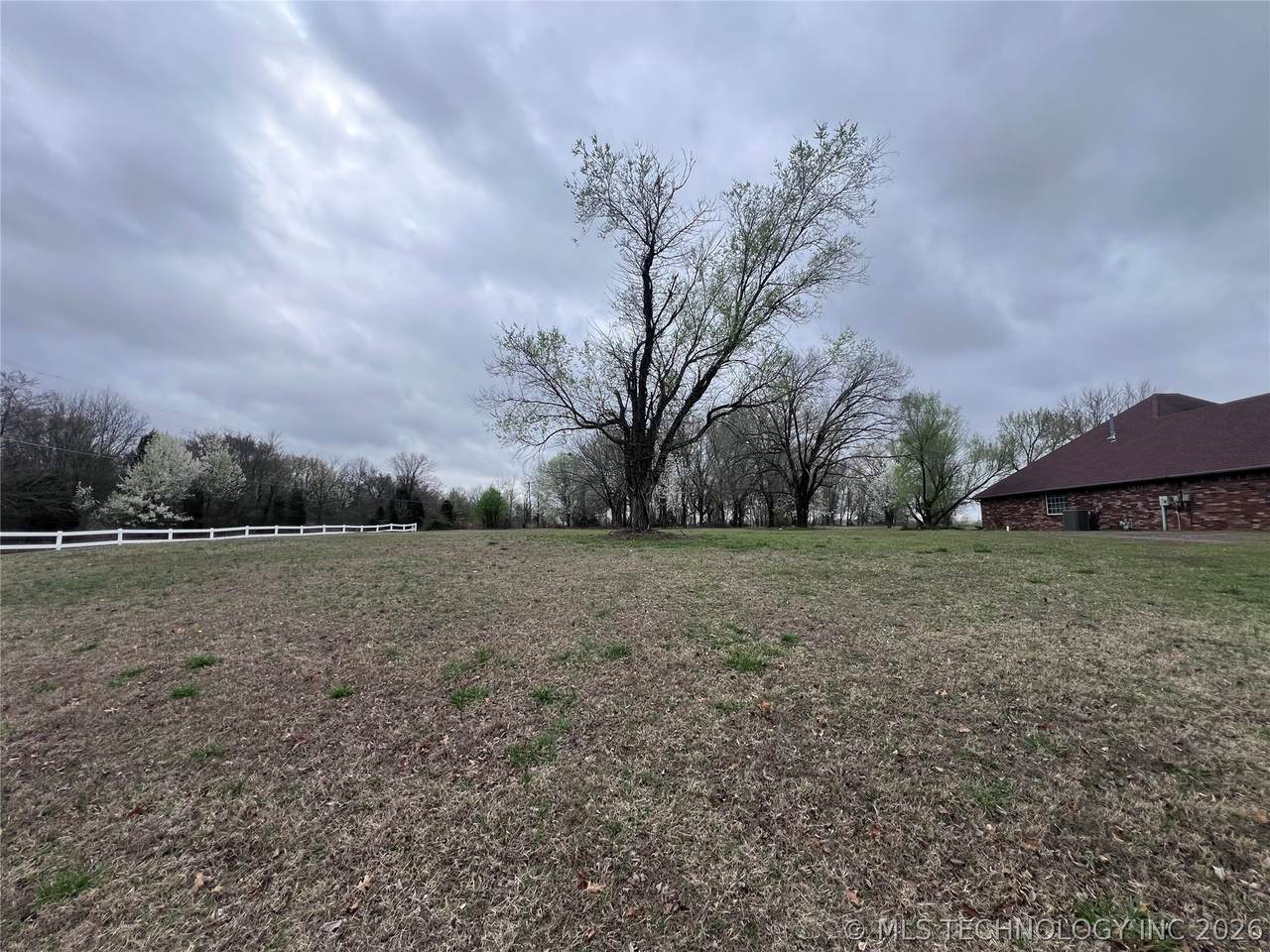 4001 Eagle Crest Drive - Photo 1
