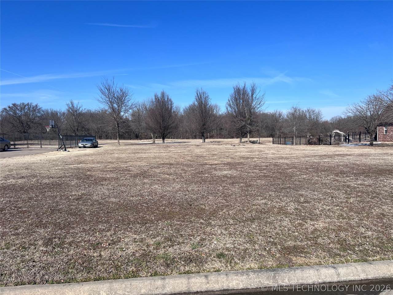 4006 Eagle Crest Drive - Photo 1
