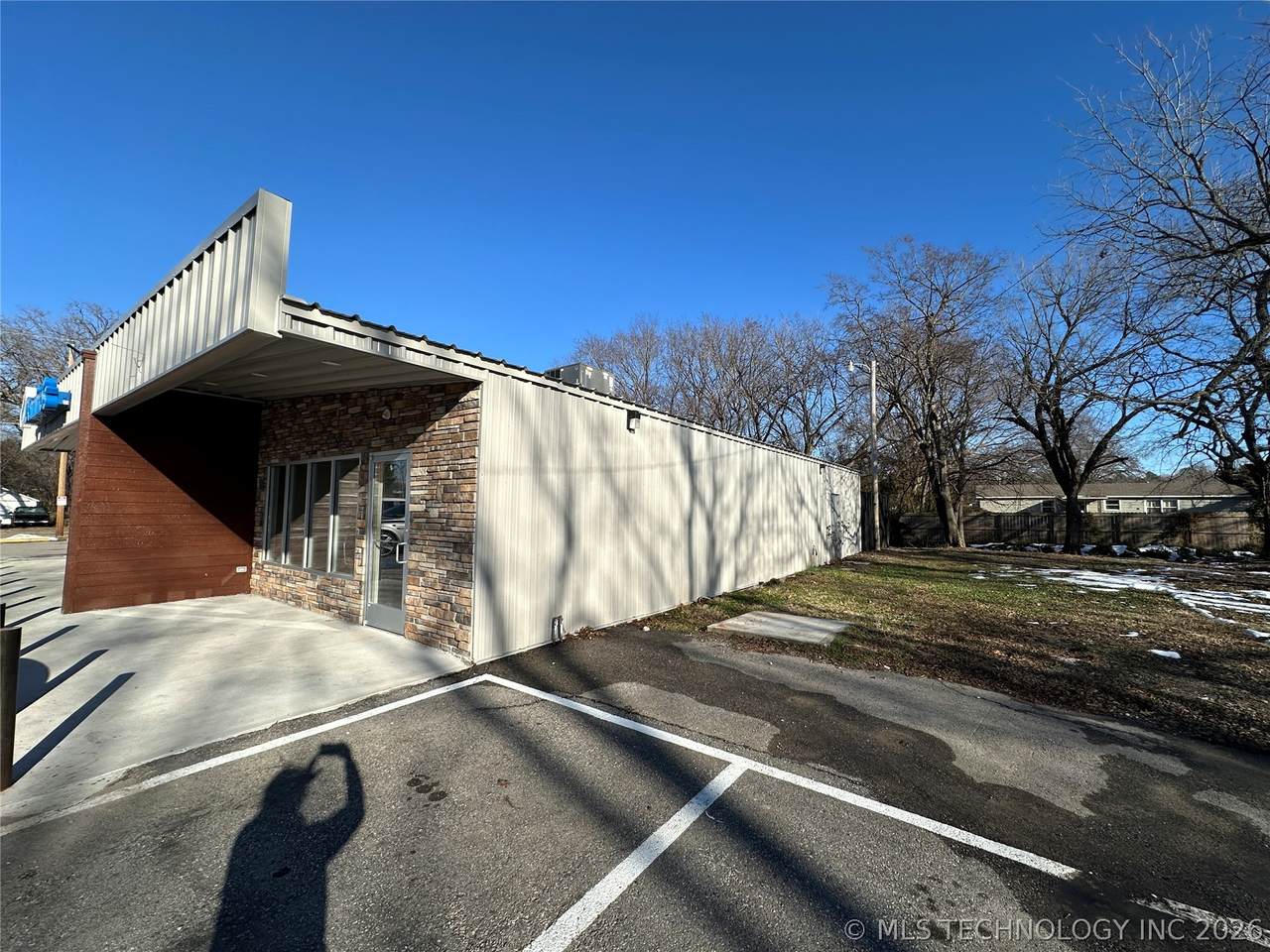 700 Strong Boulevard - Photo 1
