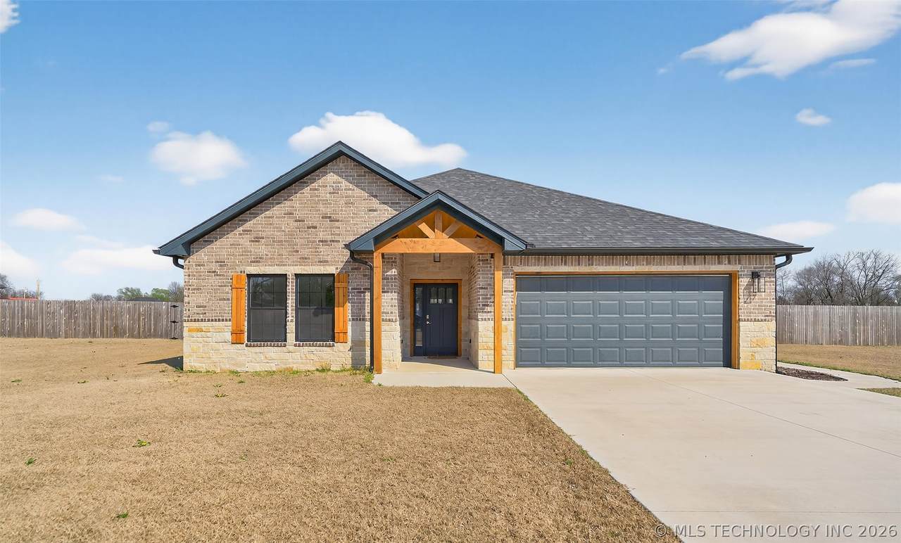 207 Lindsey Avenue - Photo 1