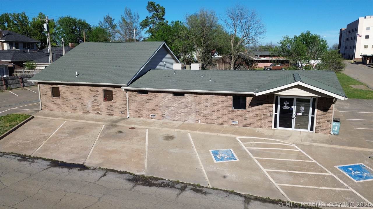 1002 Cherry Street - Photo 1