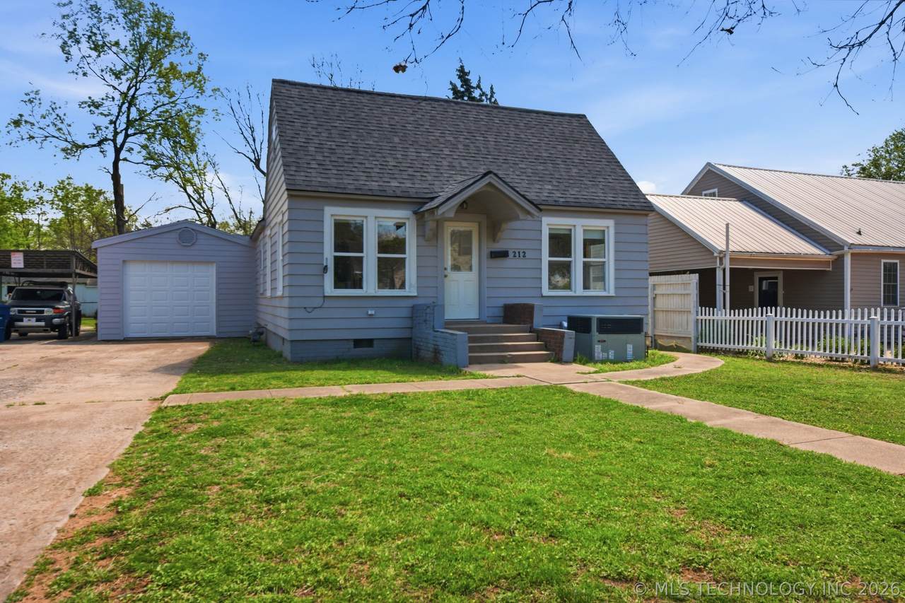212 Foreman - Photo 1