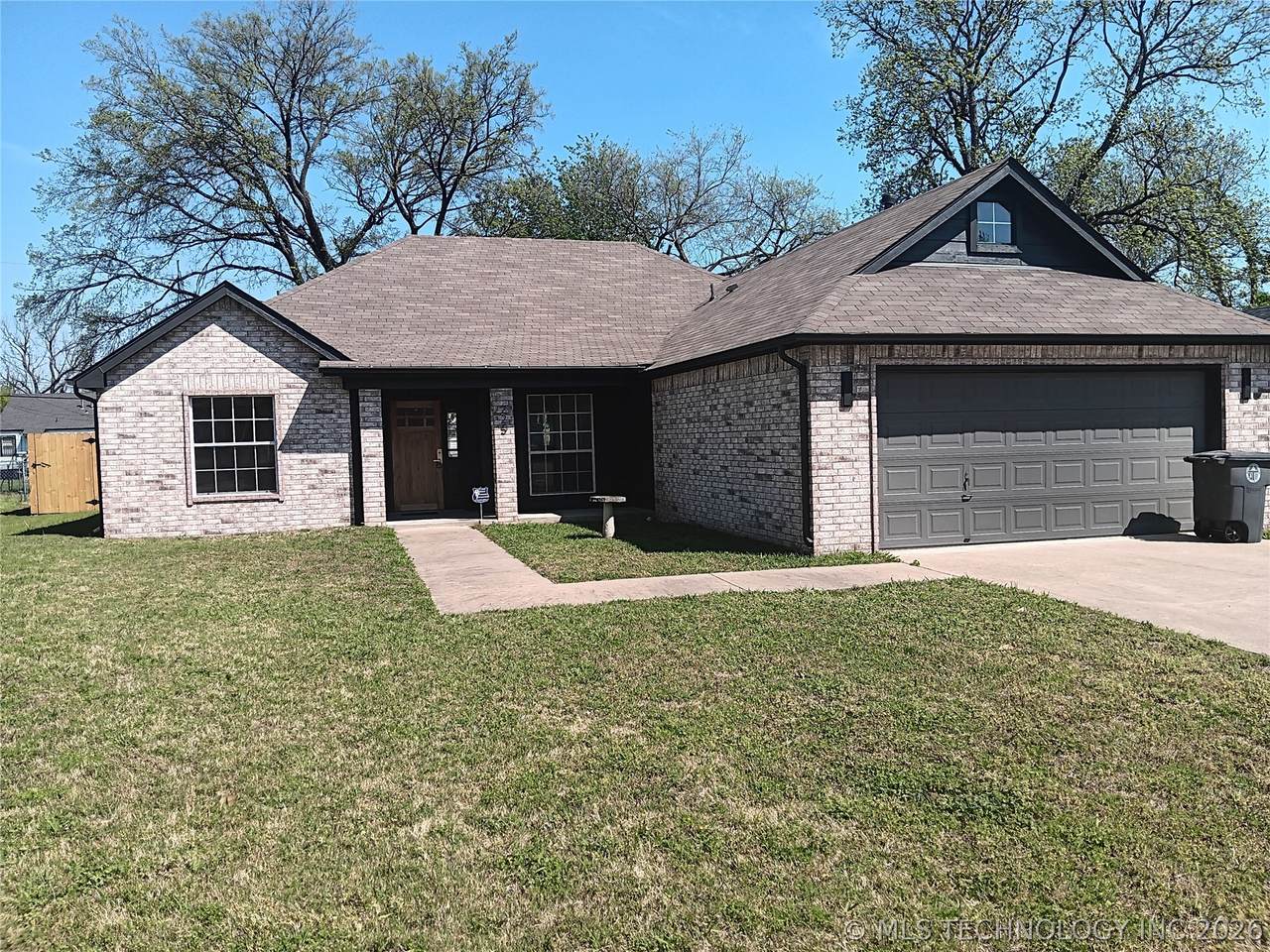 225 Seminole Place - Photo 1