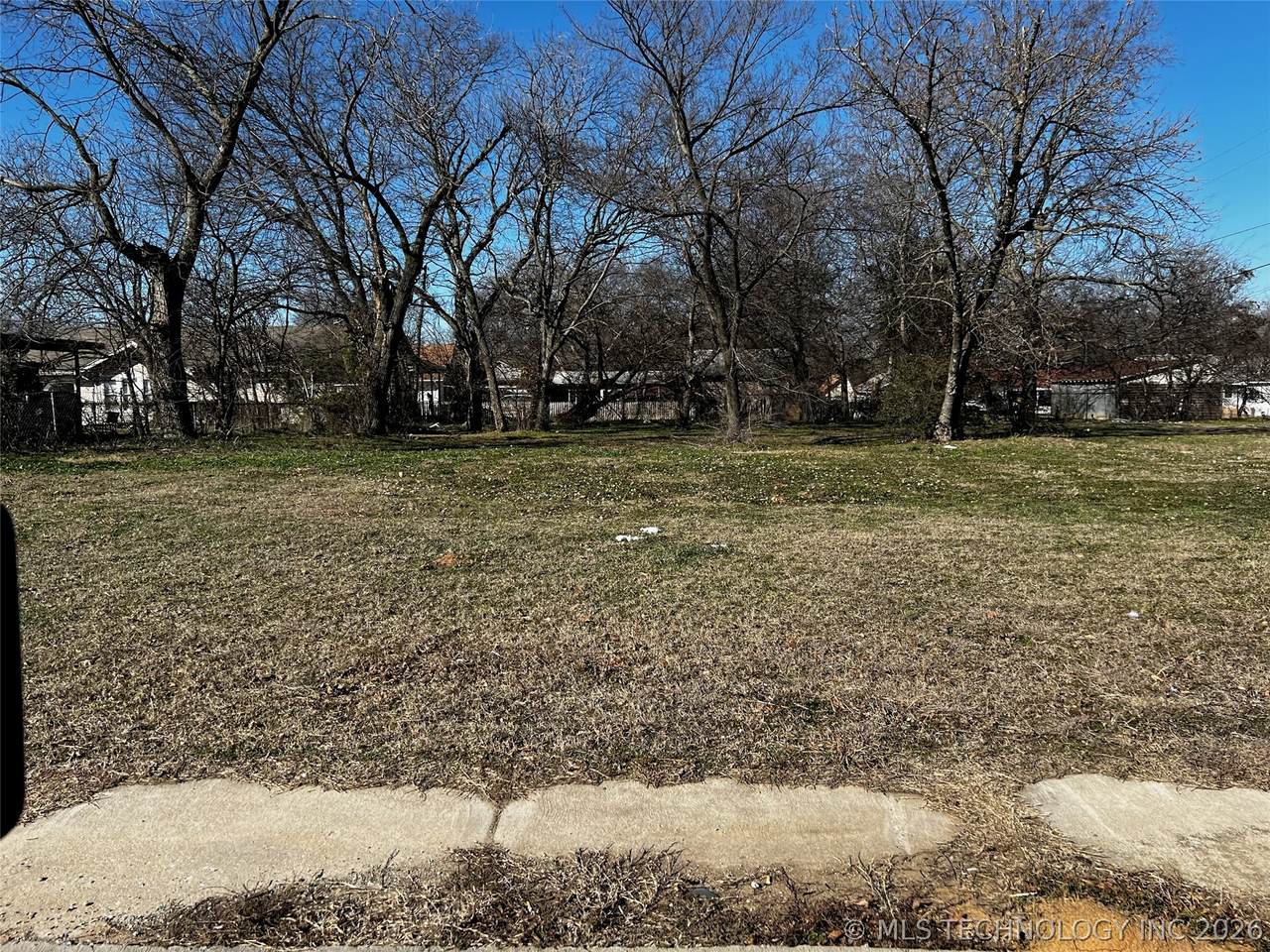 711 Main - Photo 1