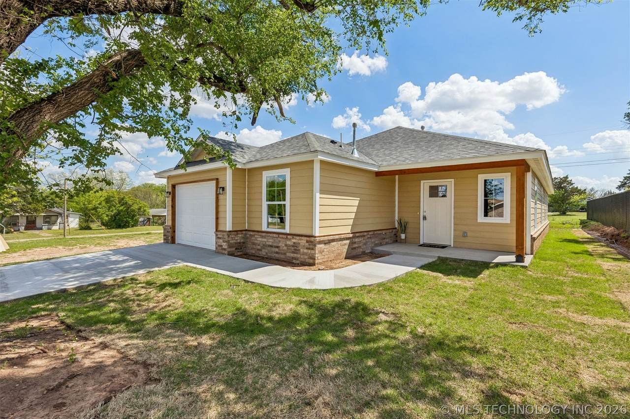 107 Vine Street - Photo 1