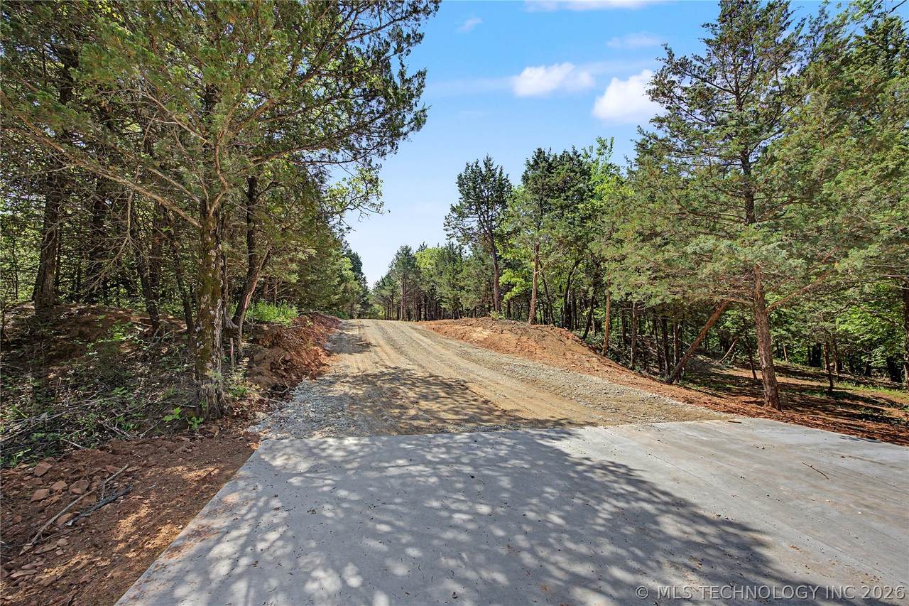  Lakeview Drive - Photo 1