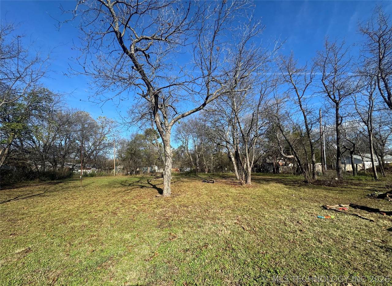  8th Avenue - Photo 1
