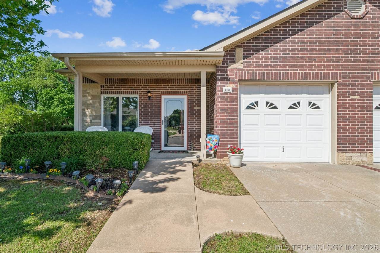 108 St Andrews Drive - Photo 1