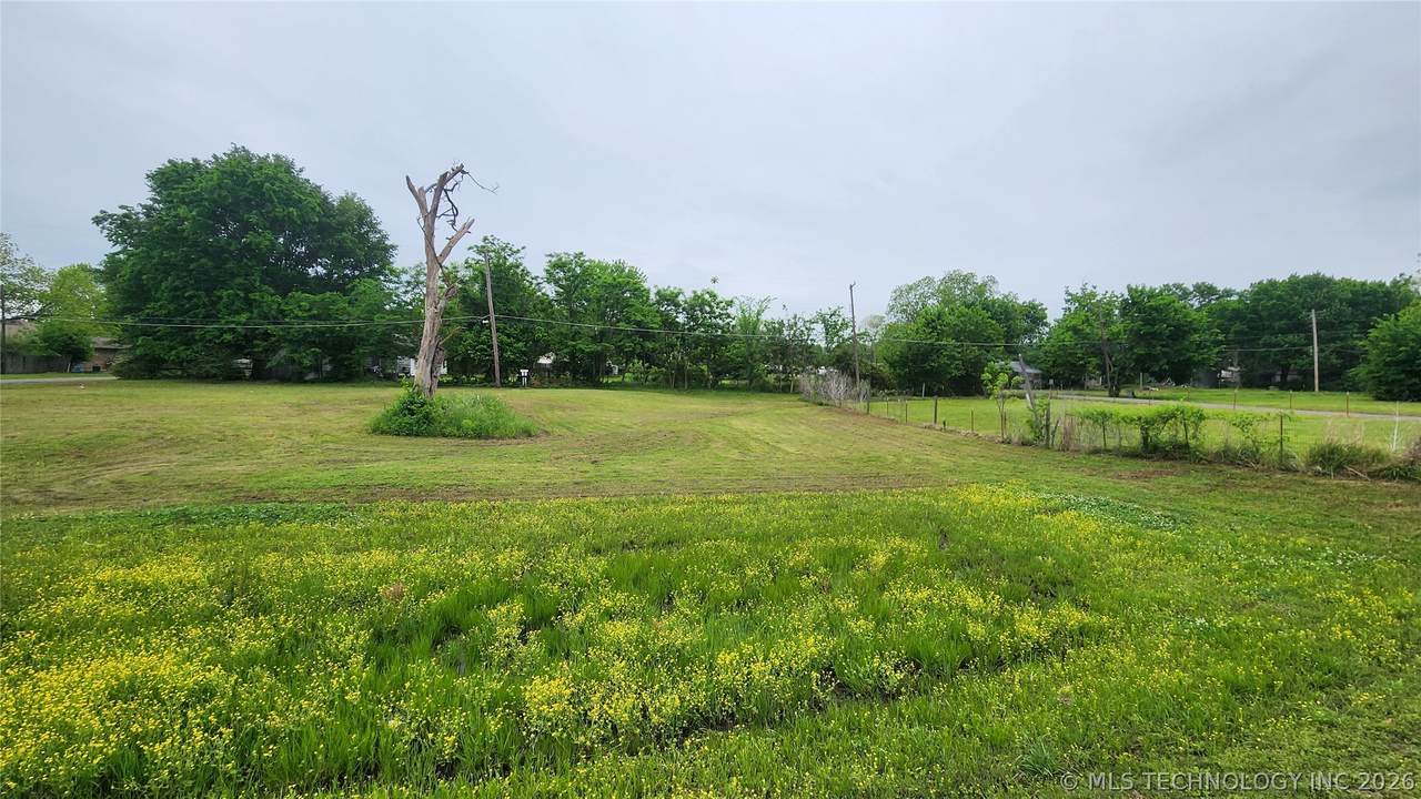  Okmulgee - Photo 1