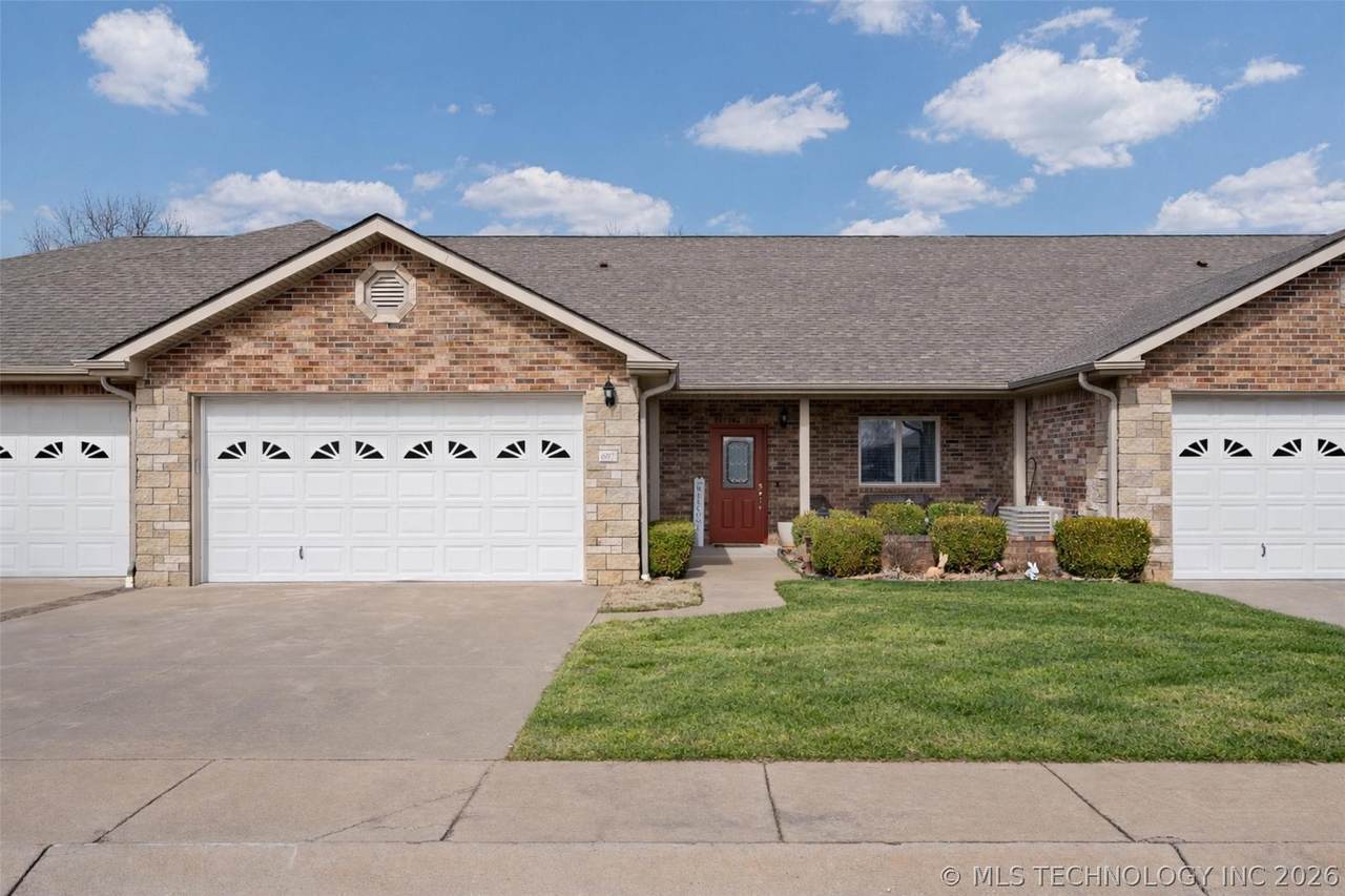 607 St Andrews Circle - Photo 1