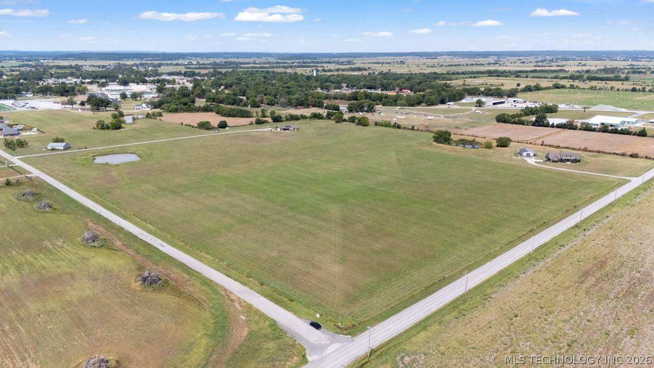 4 435 Road - Photo 1