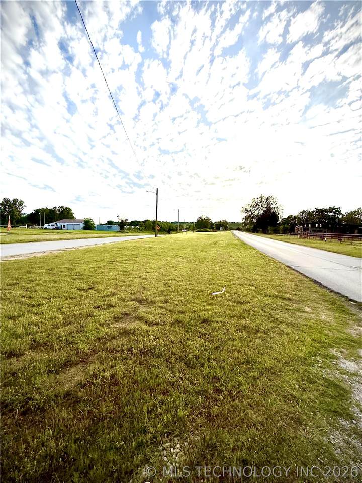 805 Robertson Hwy - Photo 1