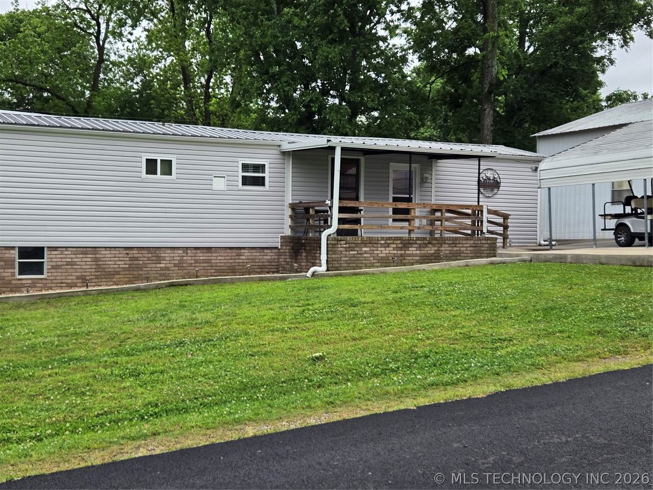 453601 Pecan Street - Photo 1
