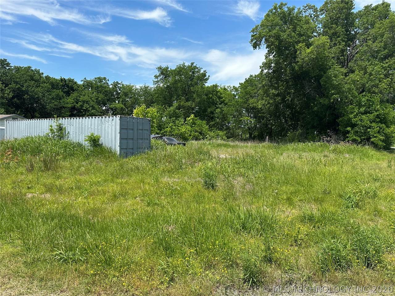 608 Jackson Avenue - Photo 1