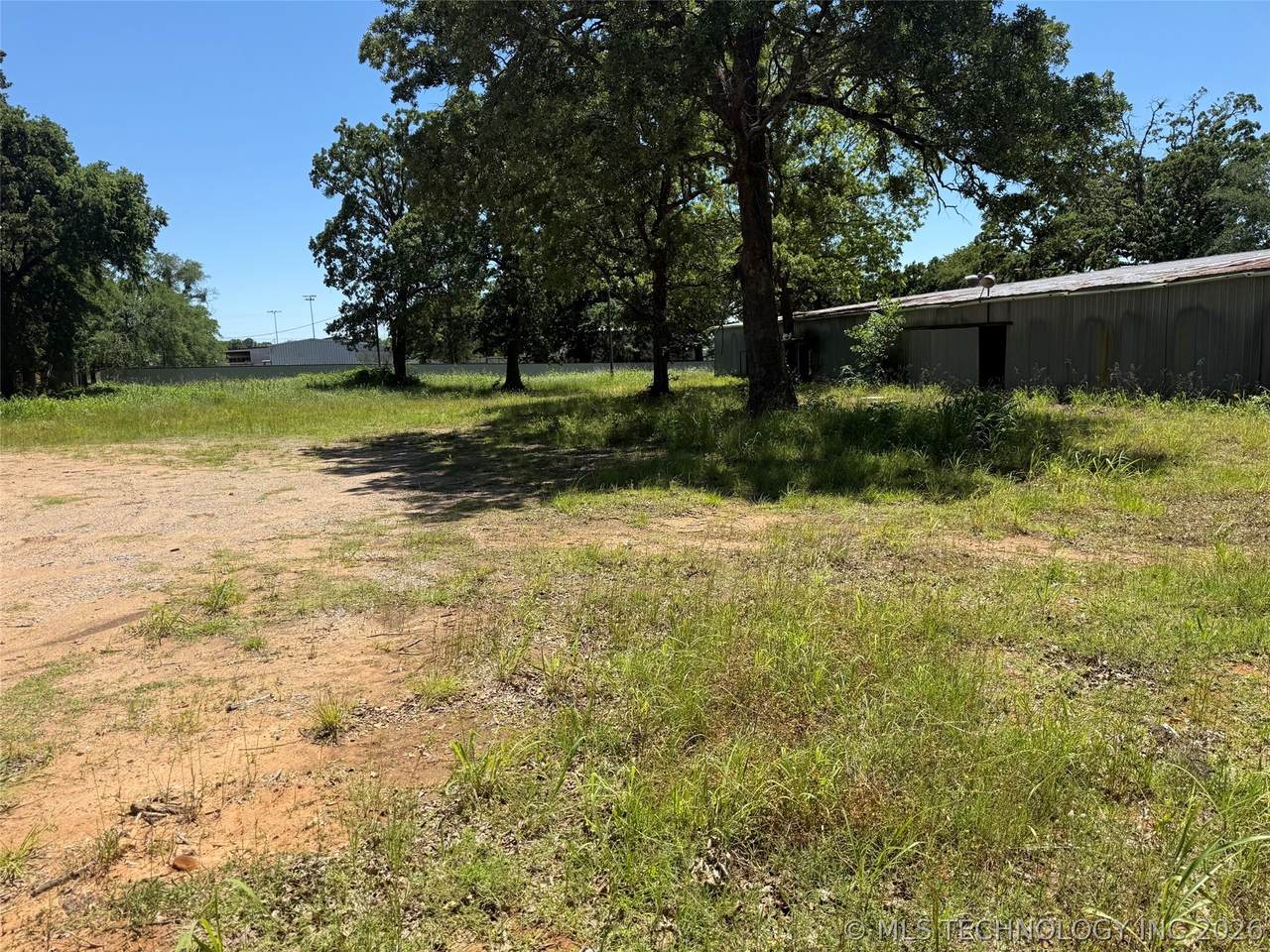000 Cemetery - Photo 1