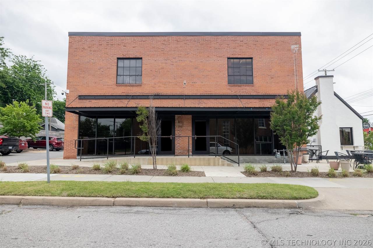 1207 Lewis Avenue - Photo 1