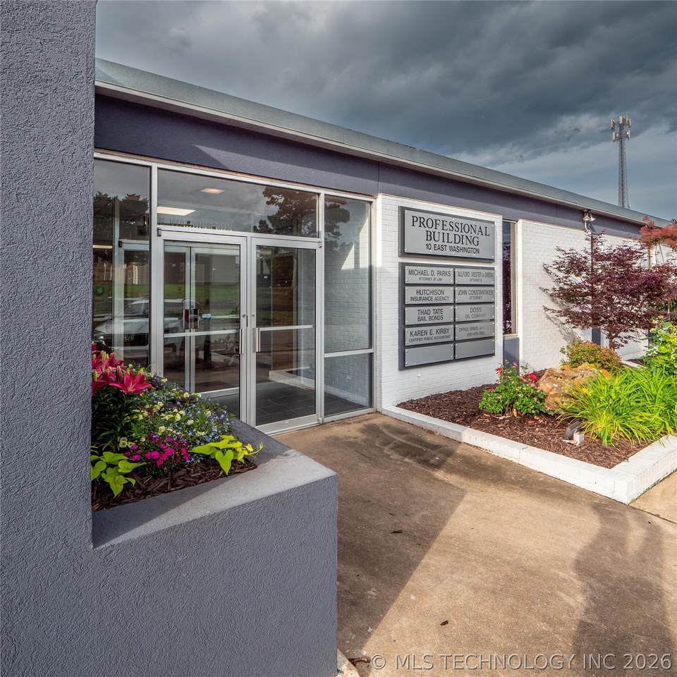 10 Washington Avenue - Photo 1