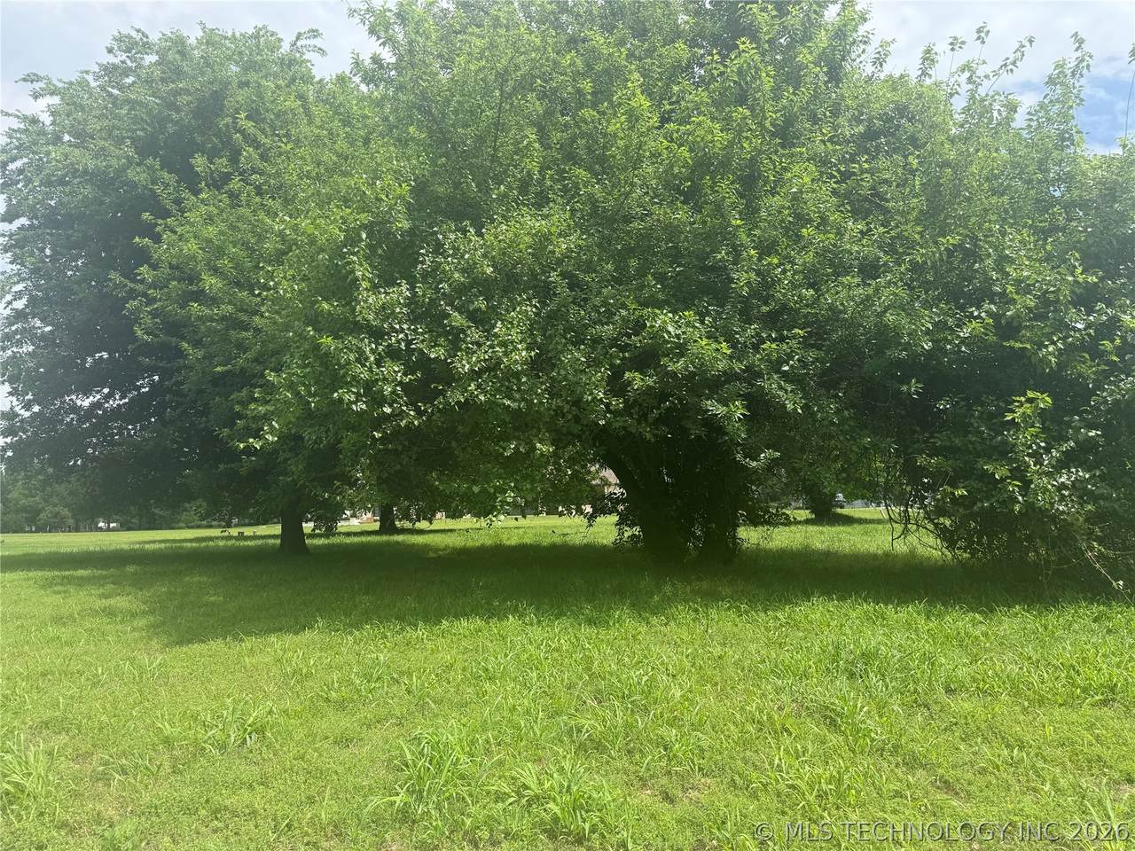  Country Club Circle - Photo 1