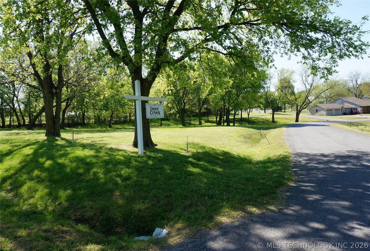 1037 Deer Creek Road - Photo 1