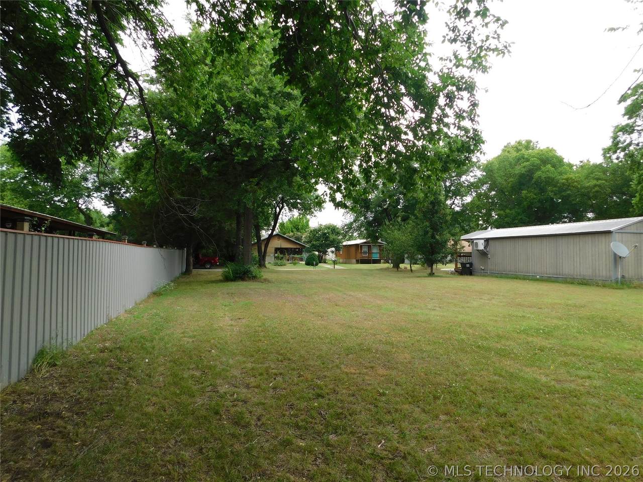 405 Birch - Photo 1