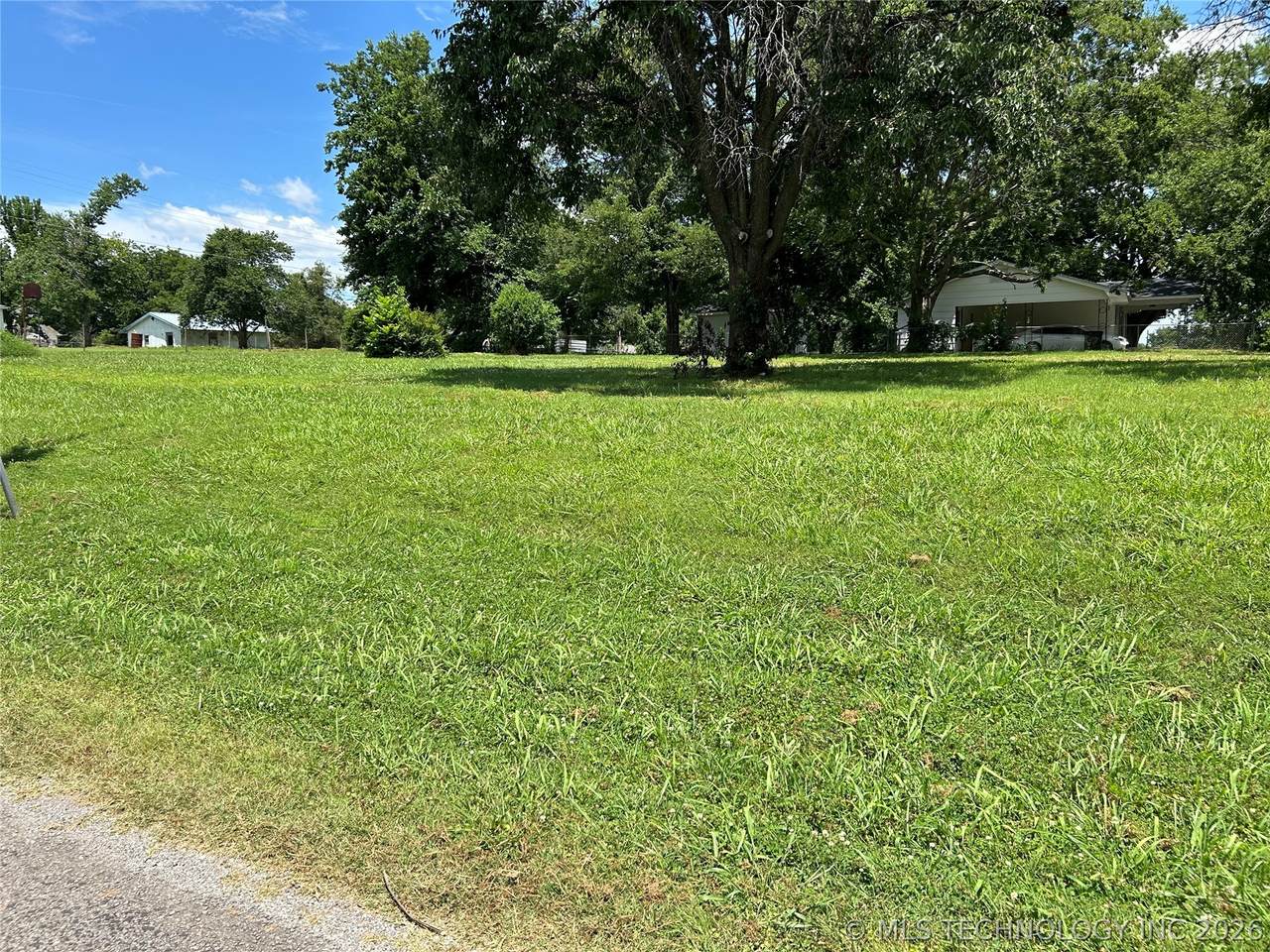 604 Irving Street - Photo 1