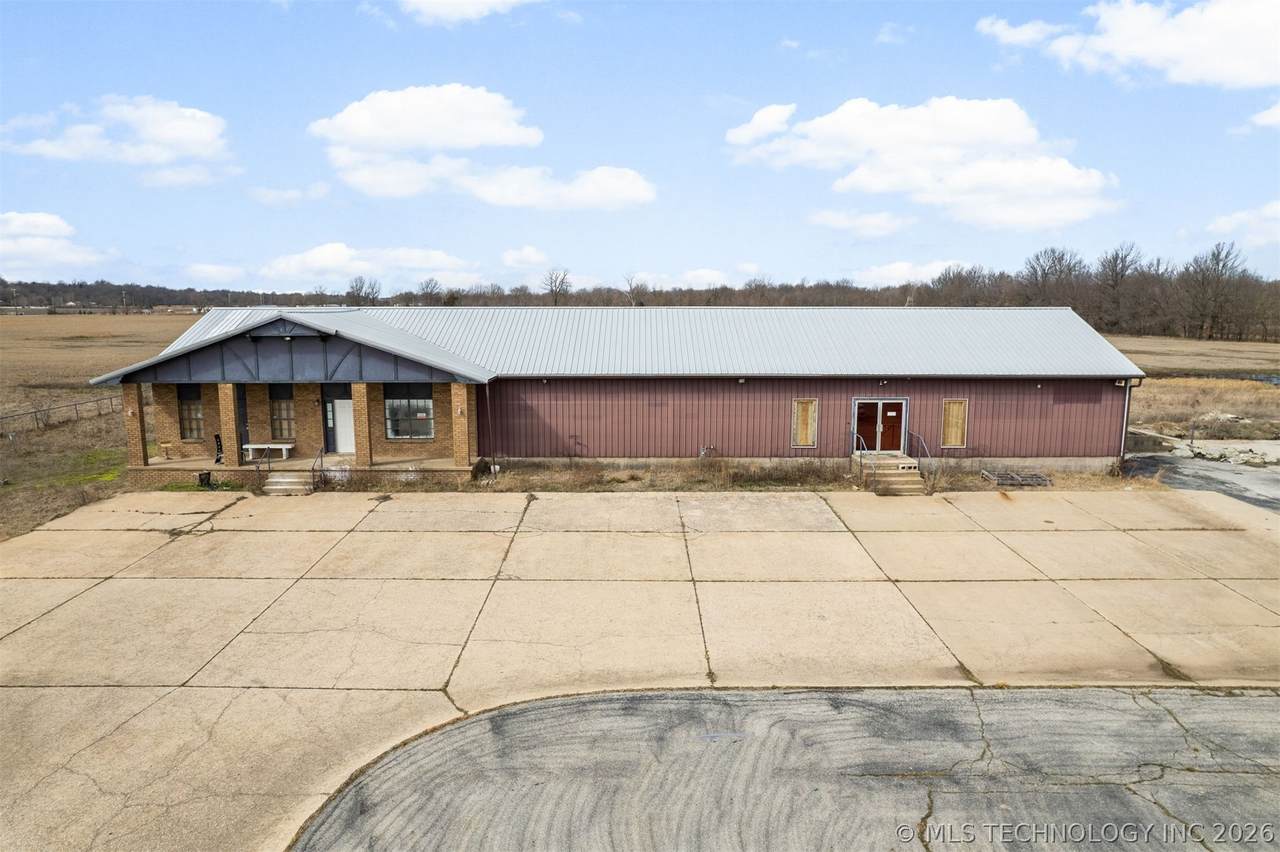 1010 E Street - Photo 1