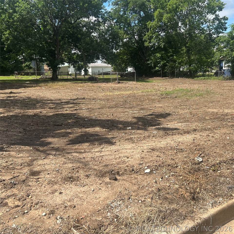 305 Tahlequah - Photo 1