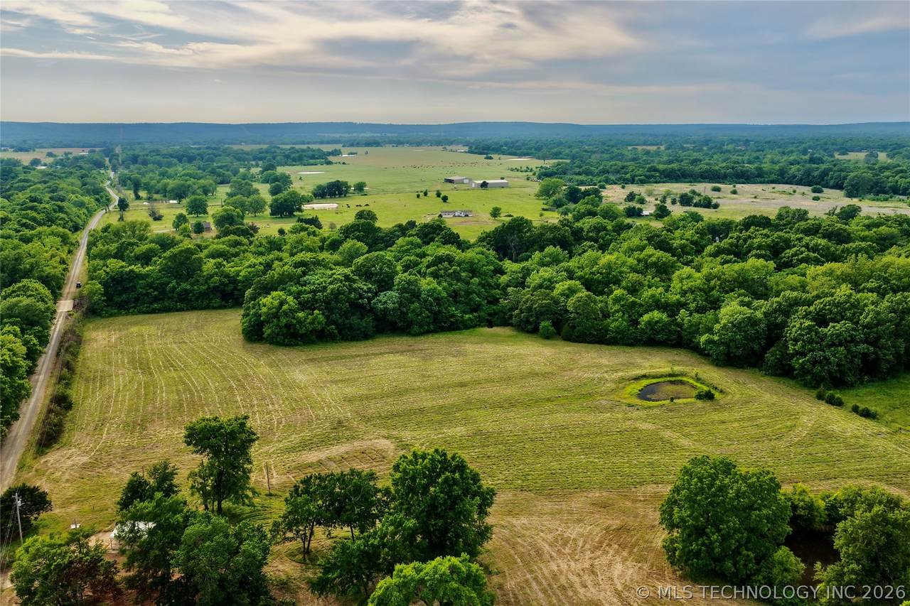 408377 1140 Road - Photo 1