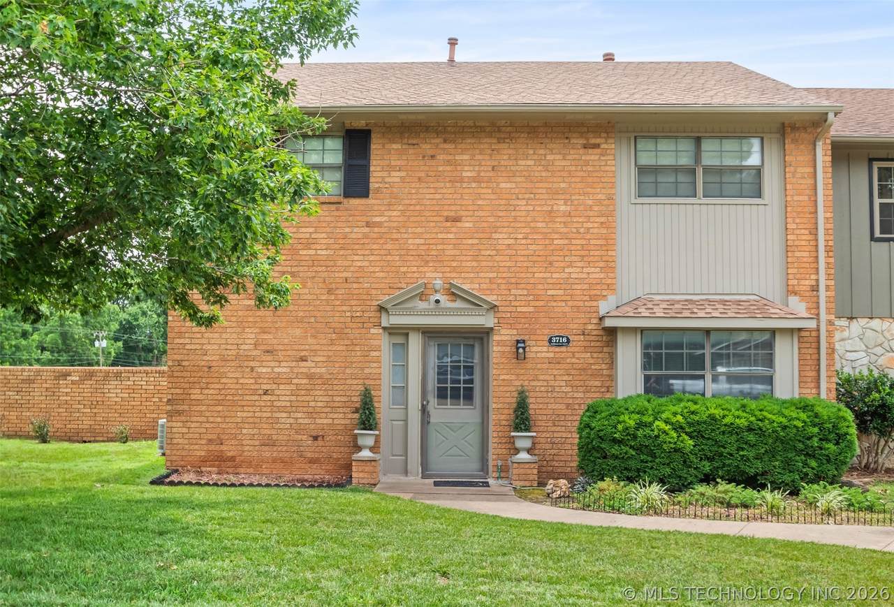 3716 Bellflower Avenue - Photo 1
