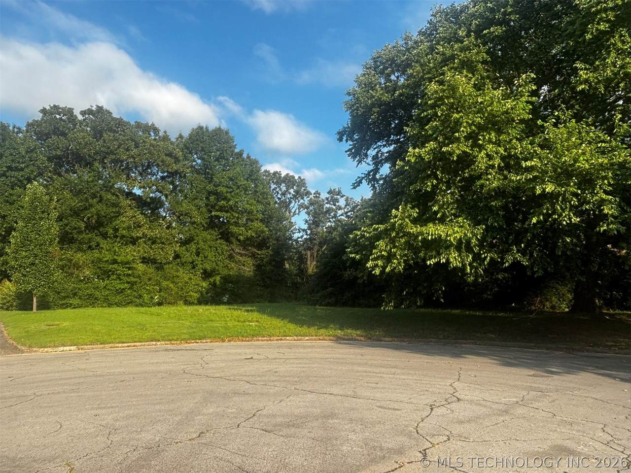1711 Kings Road - Photo 1