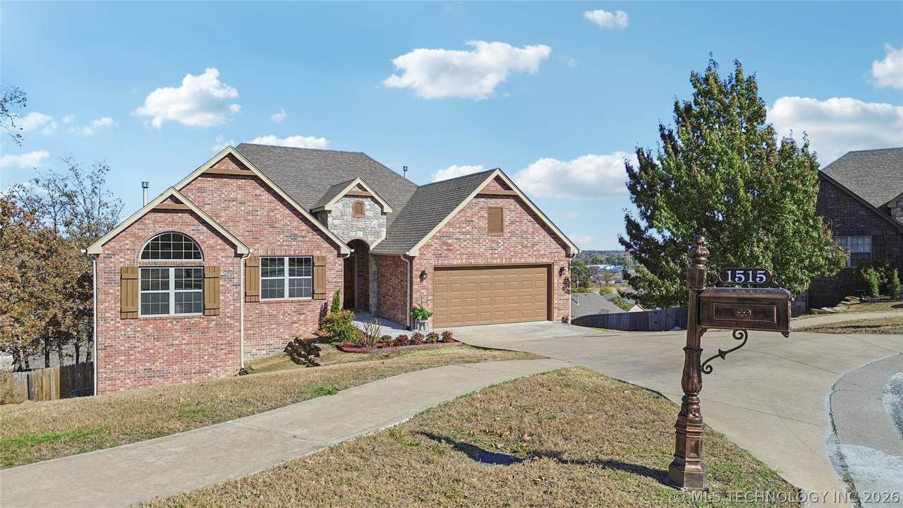 1515 Emily Circle - Photo 1
