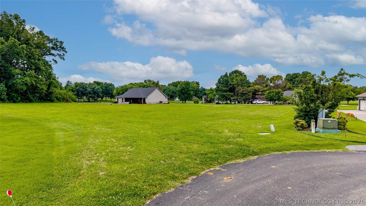 451657 Southern Hills - Photo 1