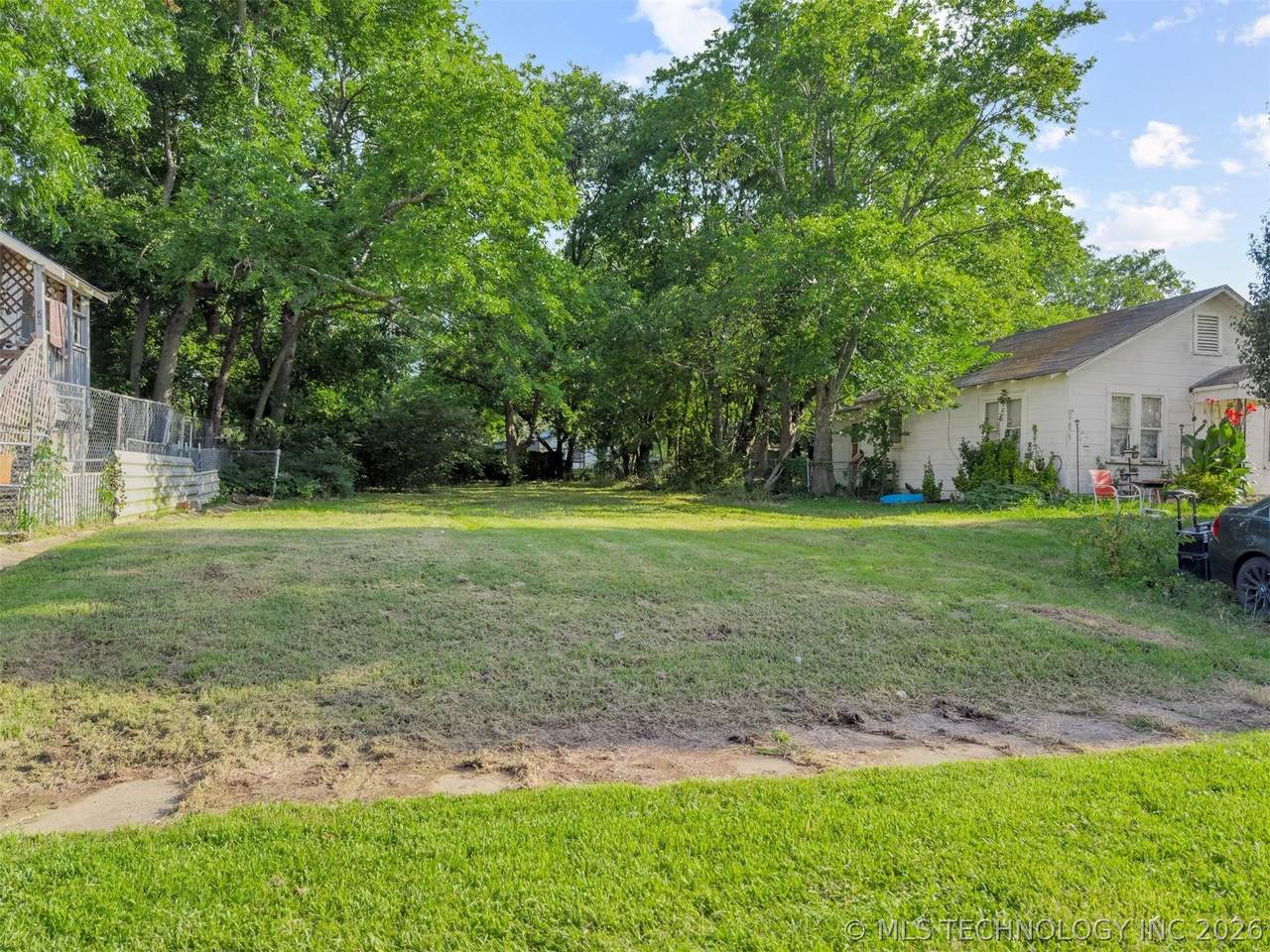 18 8th Avenue - Photo 1