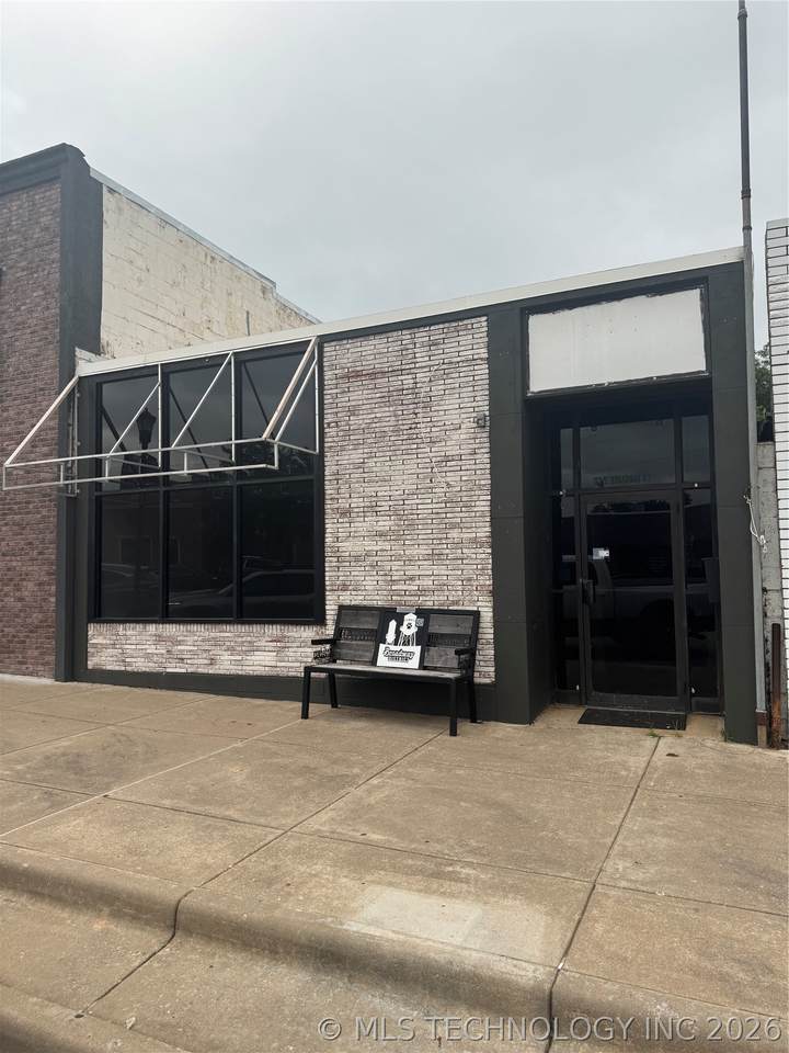123 Broadway Street - Photo 1