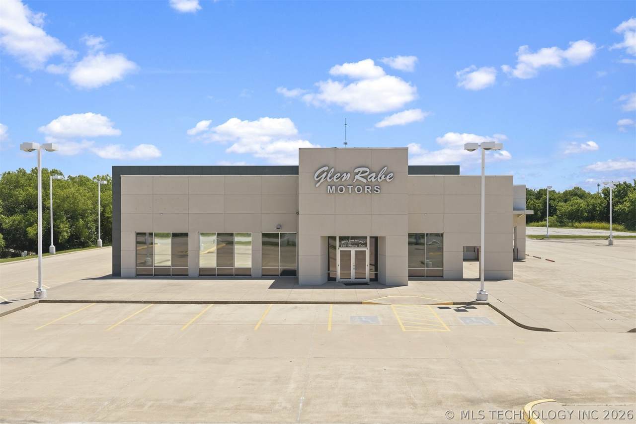 220 Holiday Drive - Photo 1