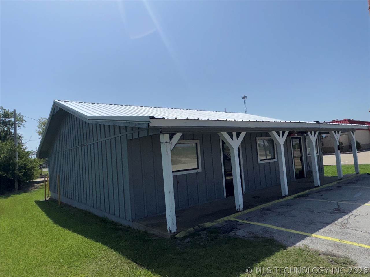 106 C E Colston - Photo 1