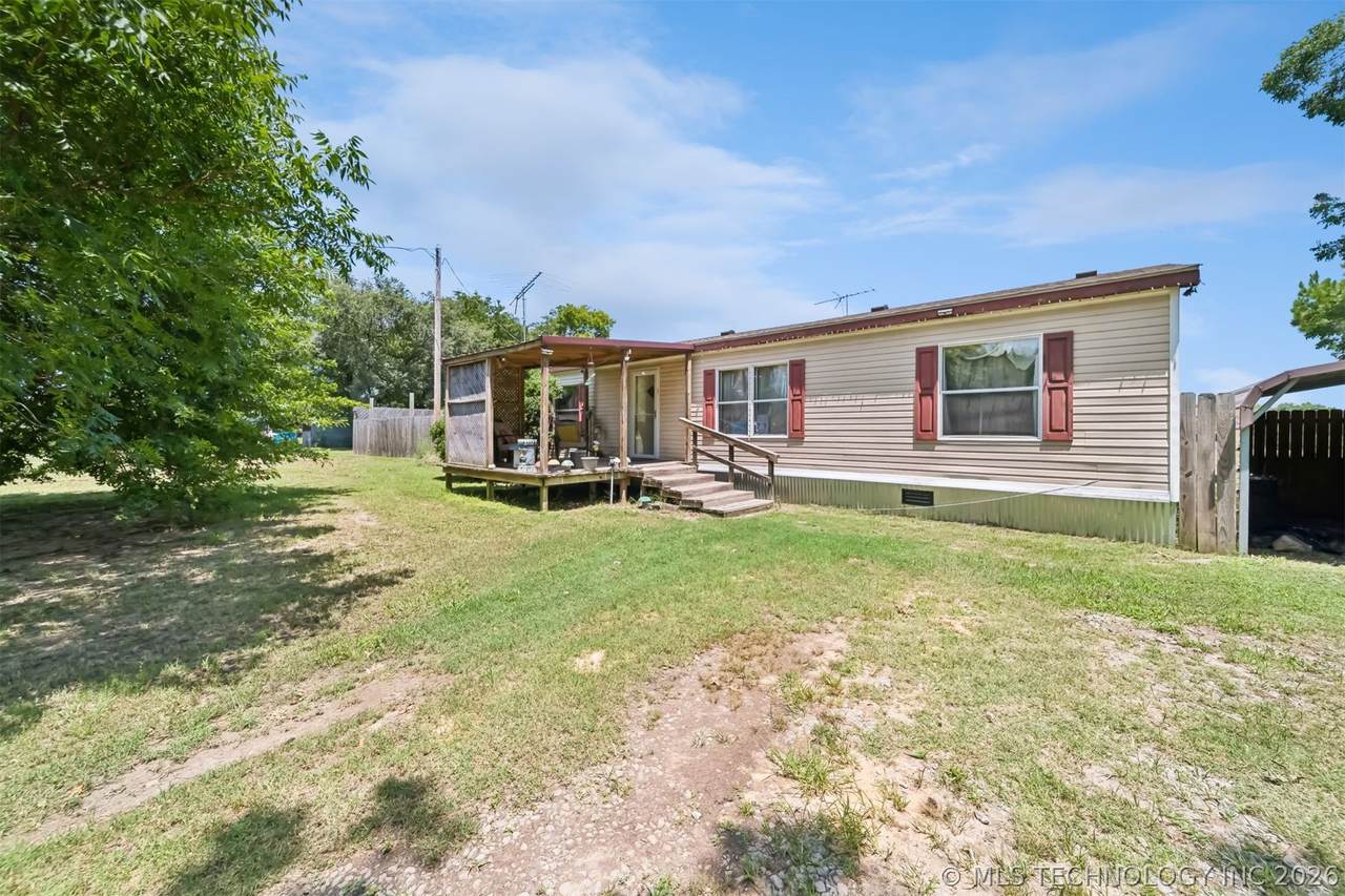 422 Gibson - Photo 1