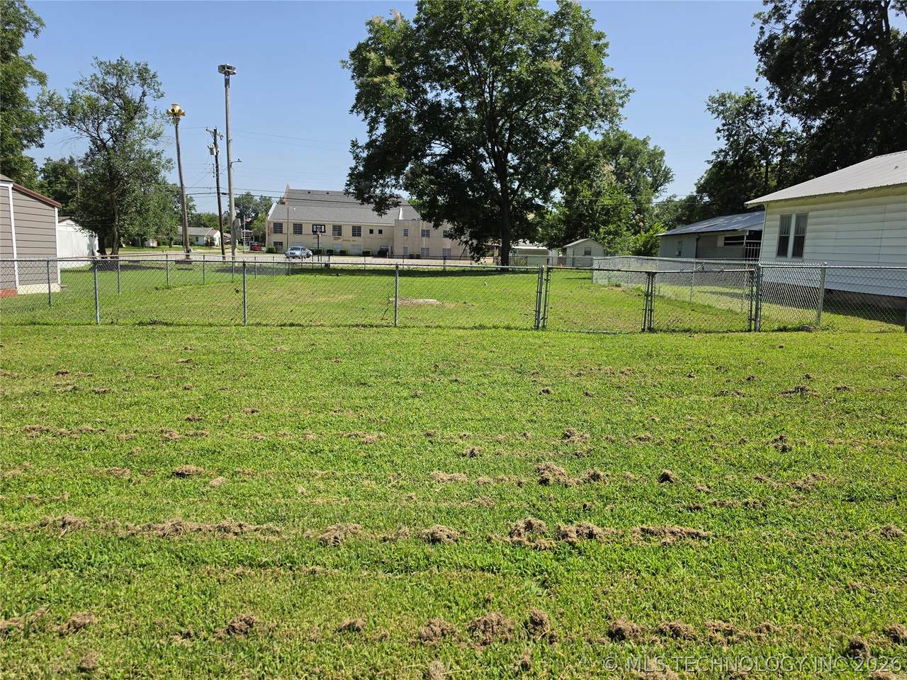 607 5th Street - Photo 1