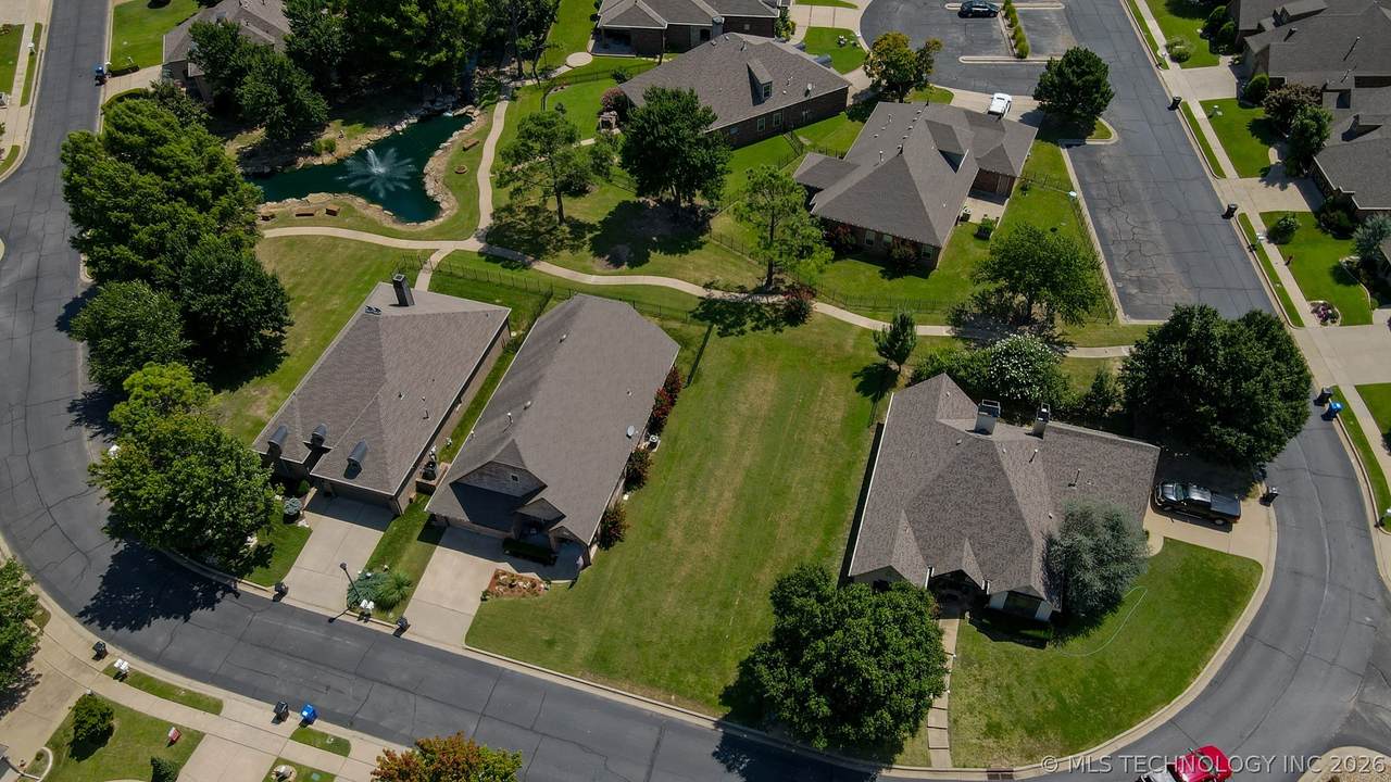 3905 Pine Avenue - Photo 1