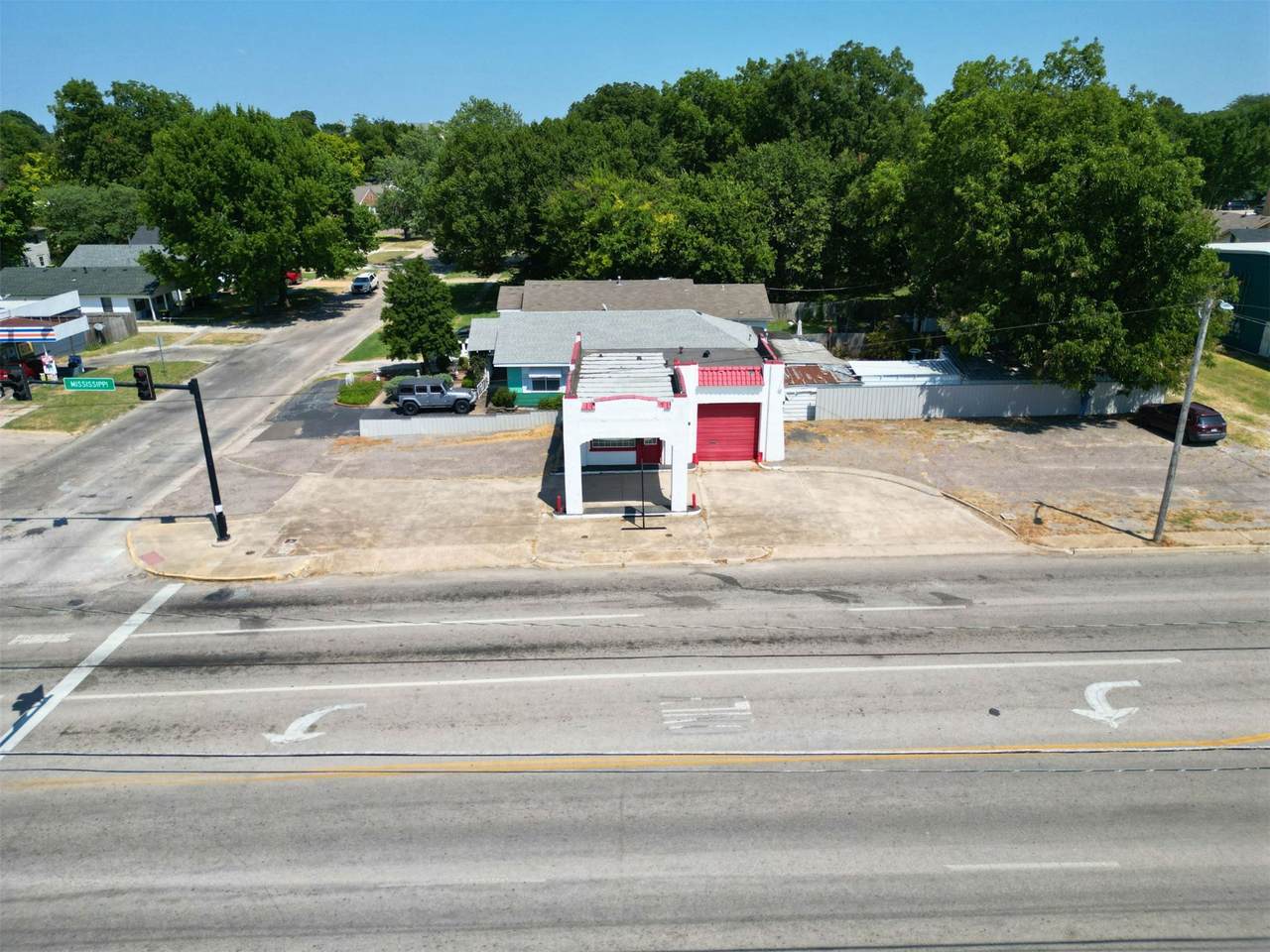 400 Mississippi - Photo 1