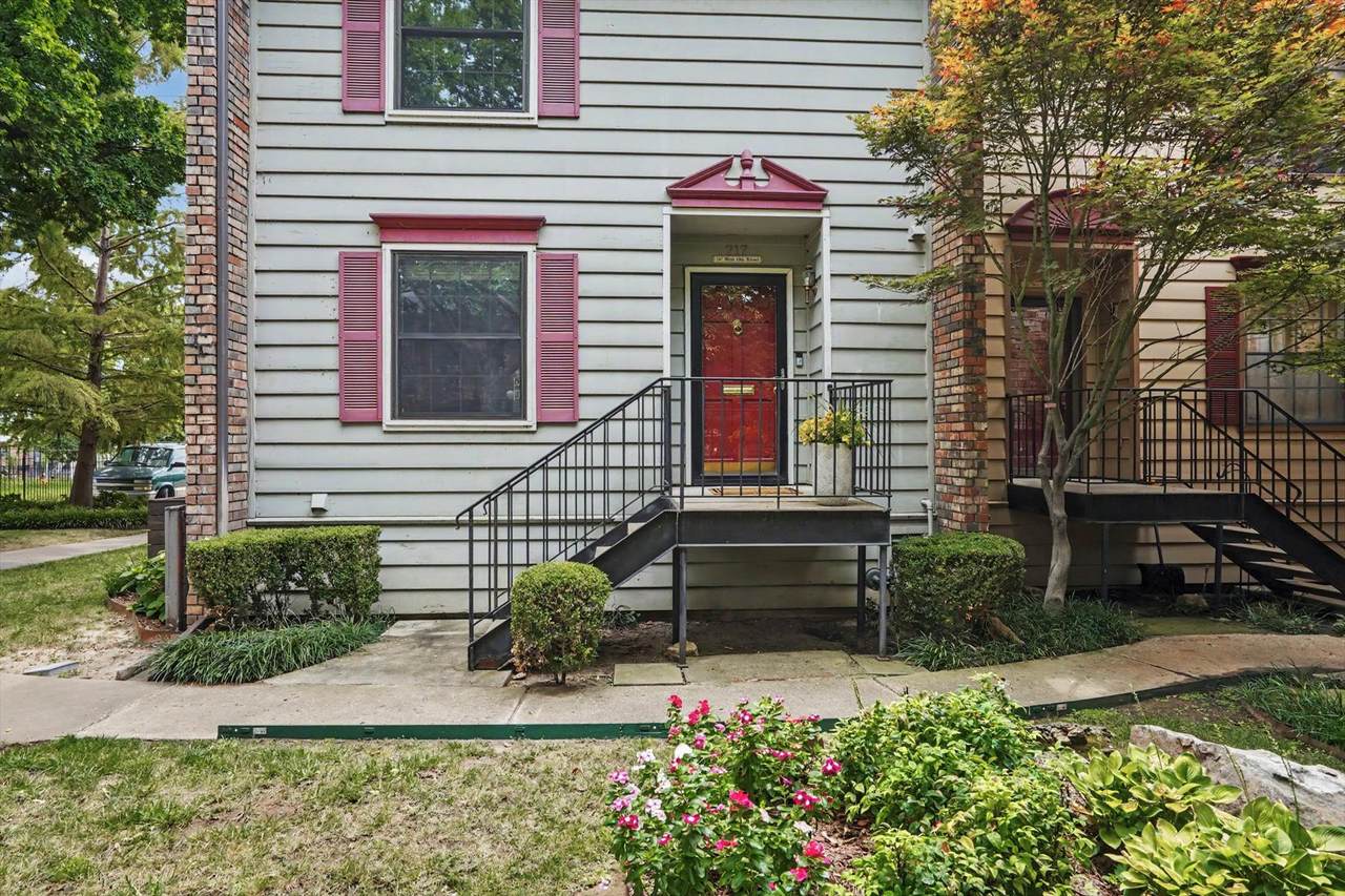 217 18th Street - Photo 1