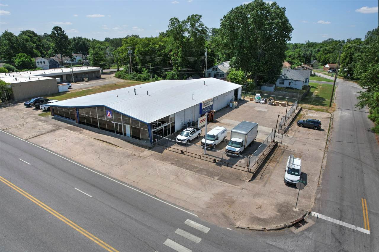 1615 Okmulgee - Photo 1
