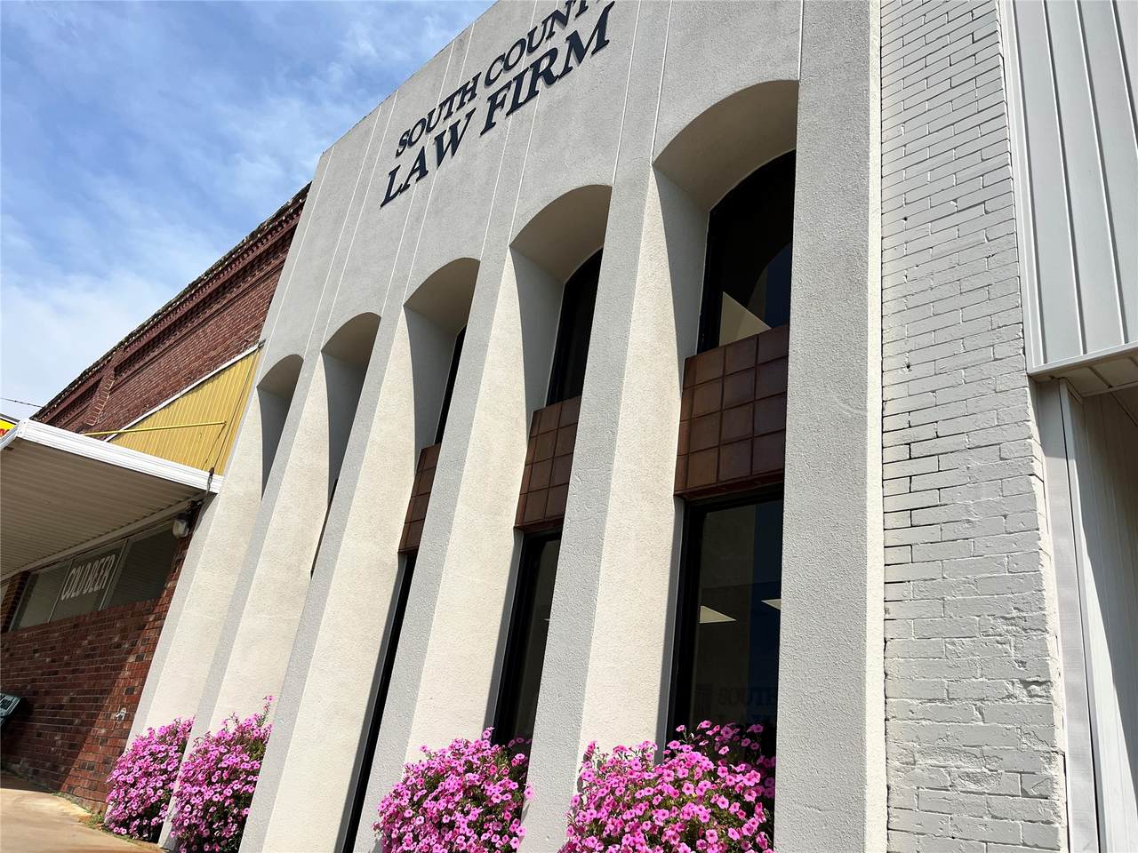 320 Broadway - Photo 1