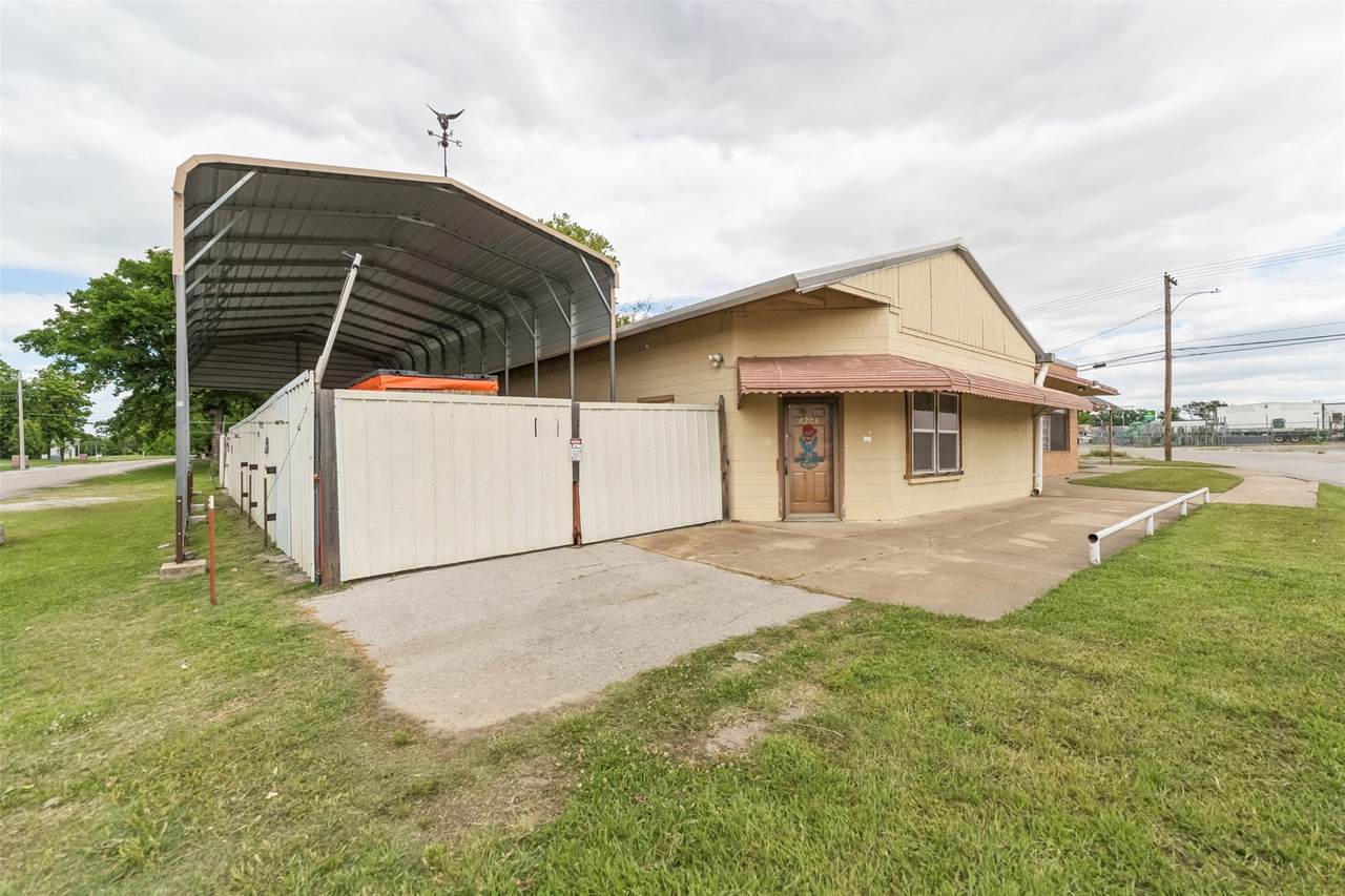 6205 Tecumseh Street - Photo 1